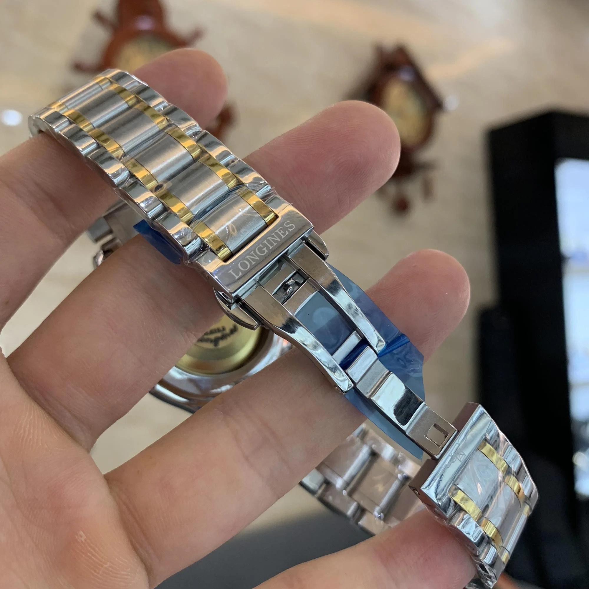 Luxury Longines-style quartz watch with two-tone steel strap, elegant dial, and date display—perfect for everyday style and formal wear. - Image 4